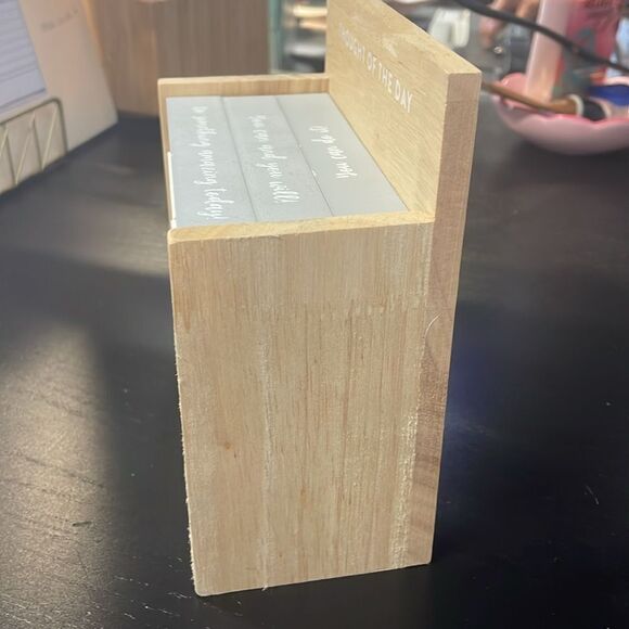 Eccolo wooden Perpetual calendar word affirmation essential basic for any year - Picture 5 of 6